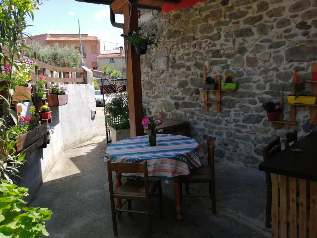 B&B Daddanca Ales Exteriér fotografie