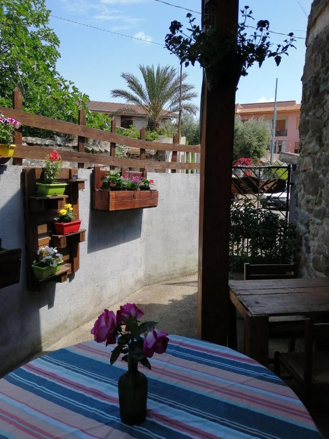 B&B Daddanca Ales Exteriér fotografie